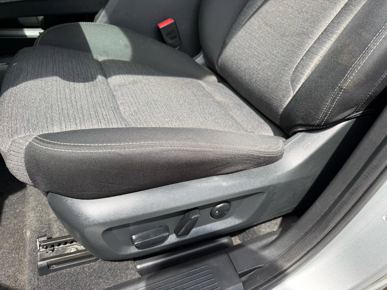 Used 2022 Nissan Rogue SV FWD image 6