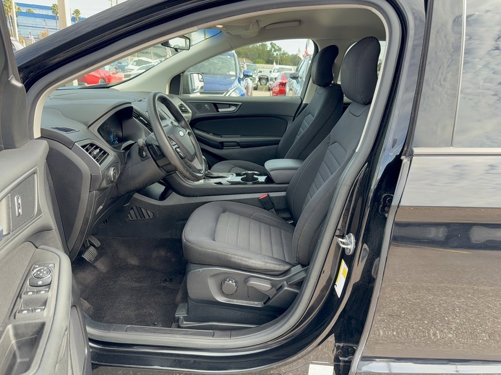 Used 2016 Ford Edge SE image 12