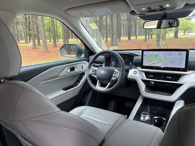 Used 2026 Ford Explorer Active w/ Active Comfort Package RWD image 23