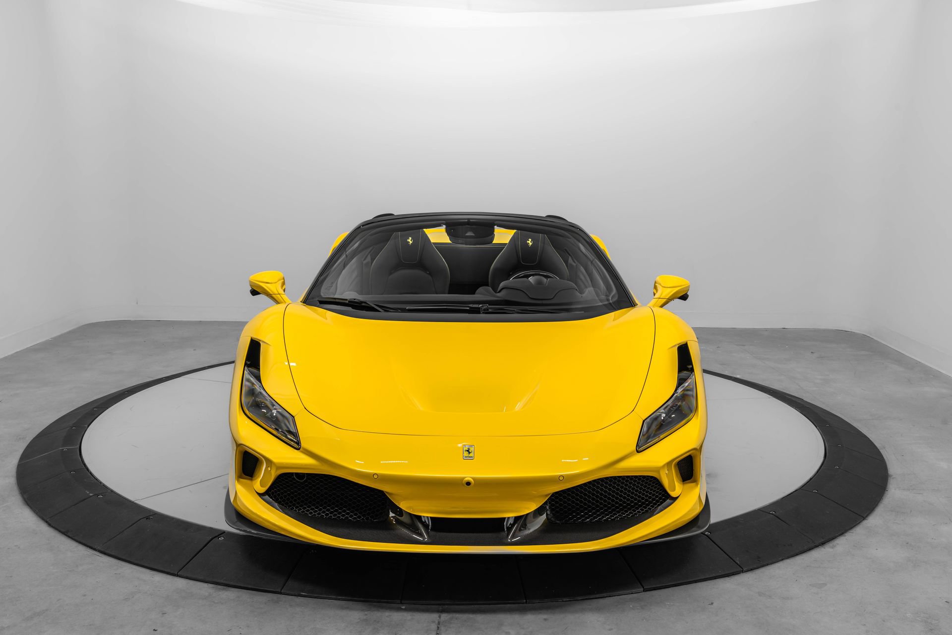 Certified 2022 Ferrari F8 Tributo RWD image 8