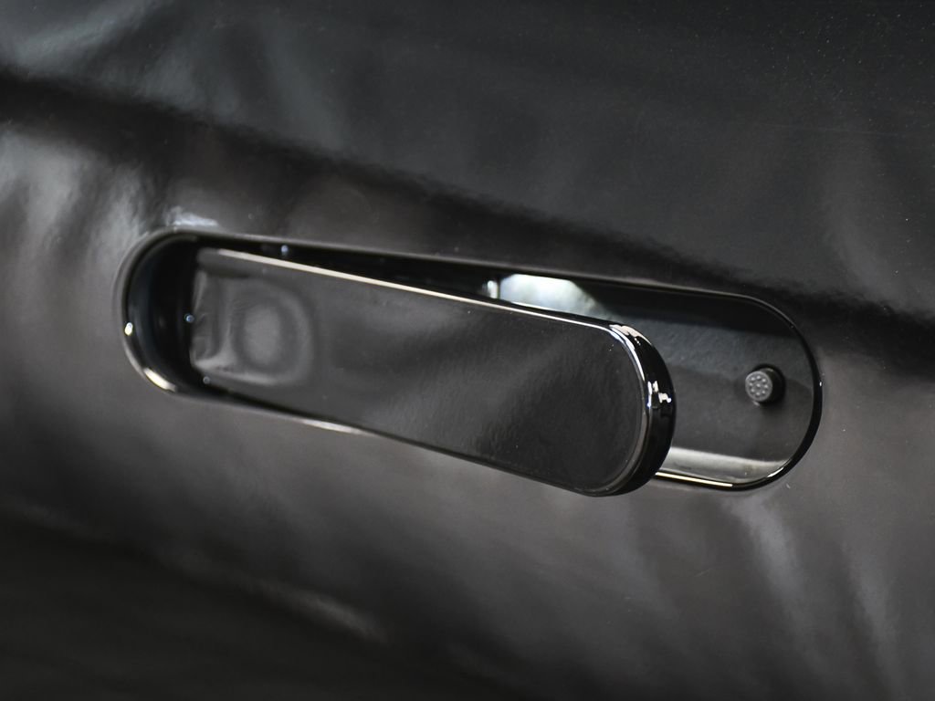 Used 2025 Rivian R1S Adventure image 13