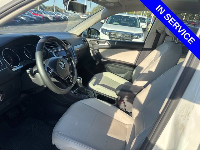 Used 2020 Volkswagen Tiguan SE w/ Panoramic Sunroof Package AWD/4WD image 12