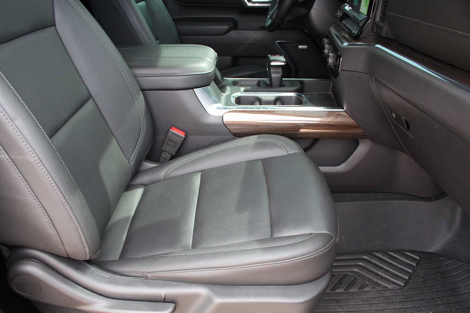 Used 2024 Chevrolet Silverado 1500 LT Trail Boss w/ Convenience Package II AWD/4WD image 23