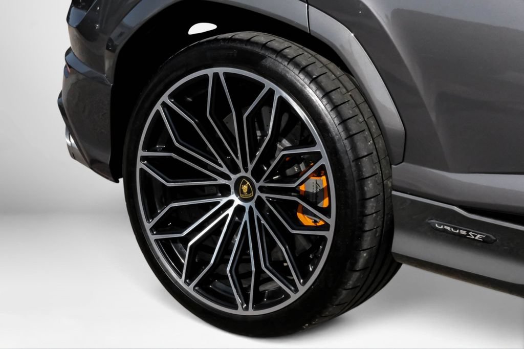Used 2025 Lamborghini Urus SE AWD/4WD image 60