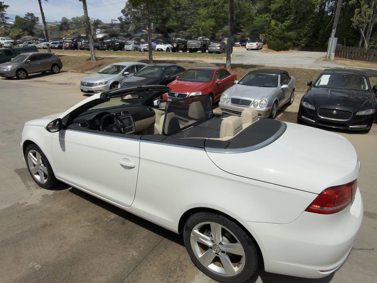 Used 2012 Volkswagen Eos Lux FWD image 35