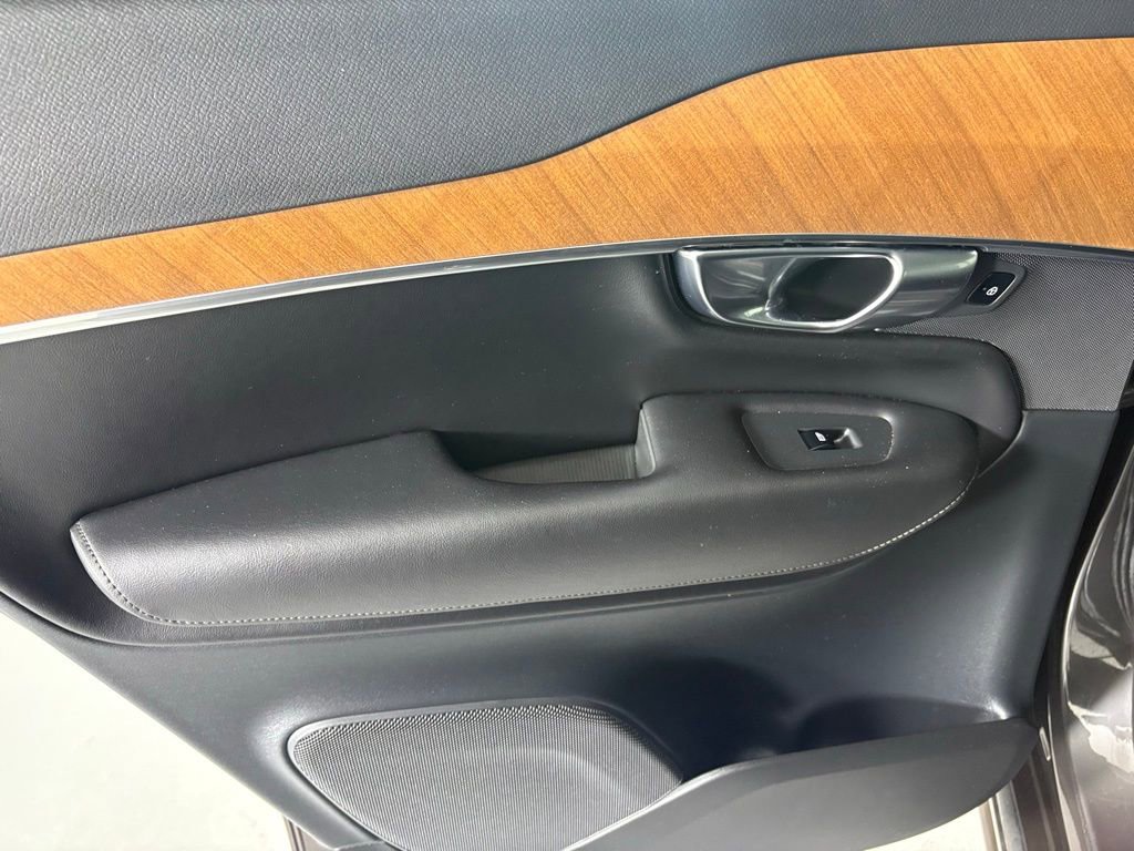 Used 2023 Volvo XC90 T8 Plus image 35