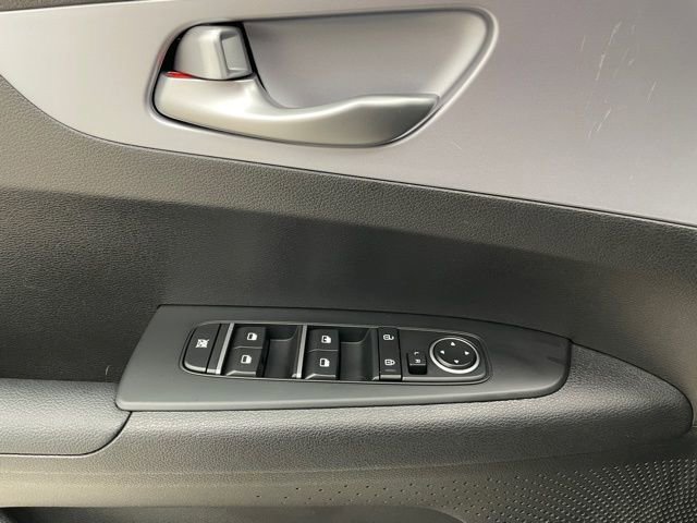 Used 2024 Kia Forte LXS image 9