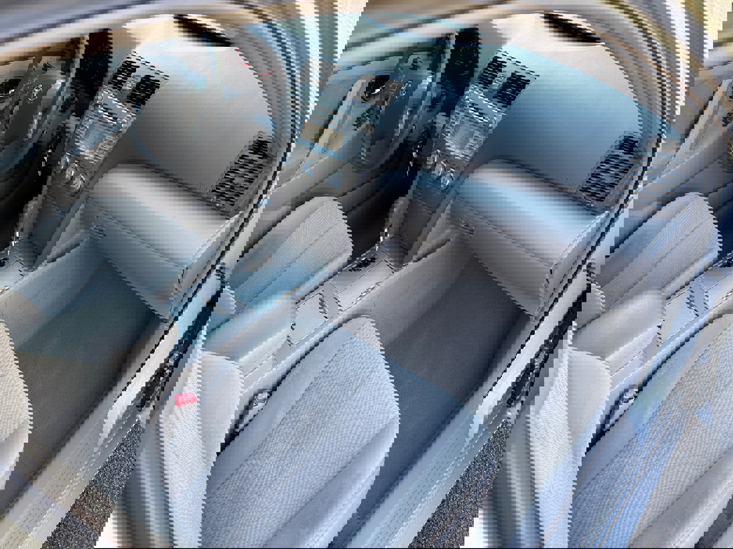 Used 2011 Toyota Camry LE image 19