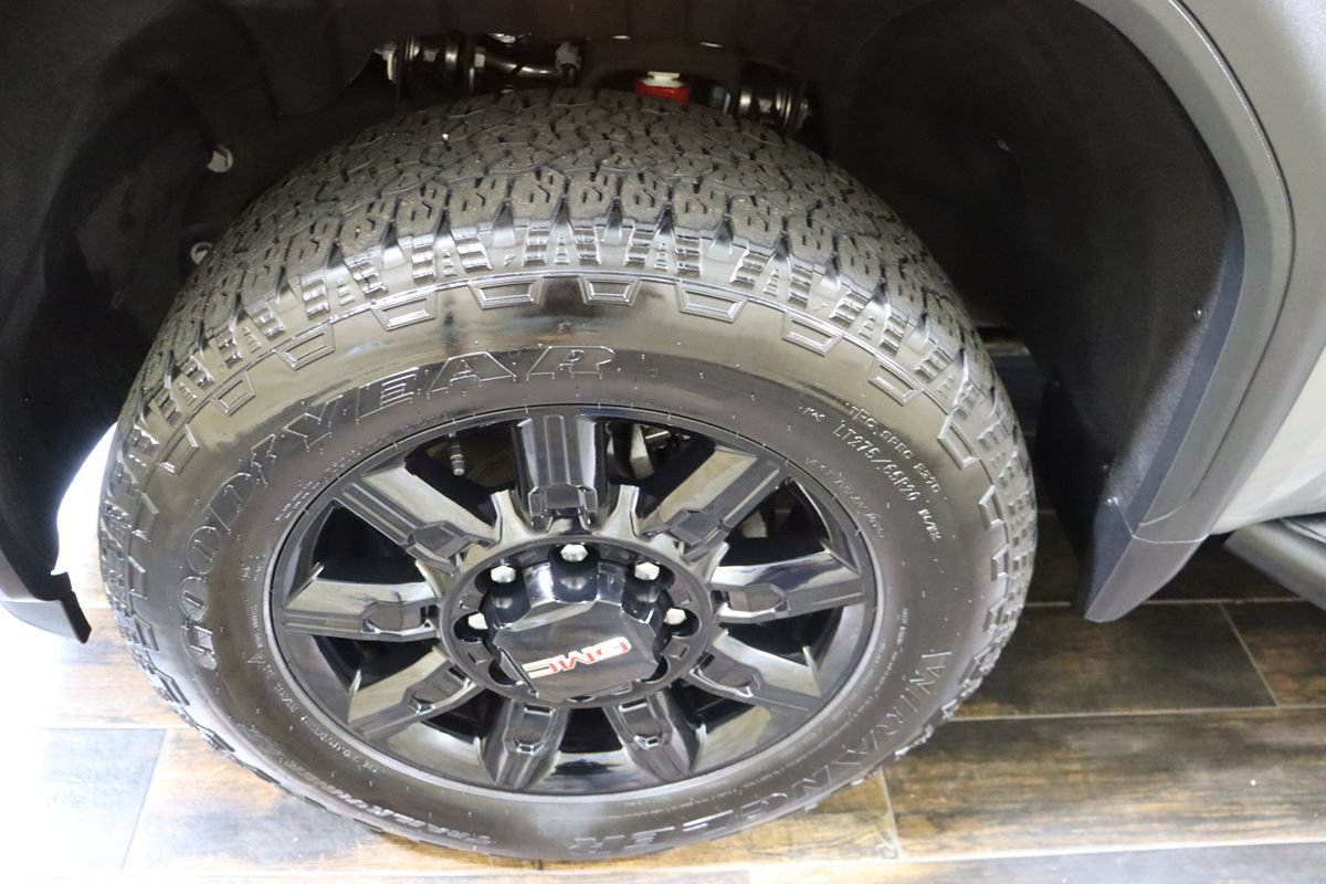 Used 2025 GMC Sierra 2500 AT4 w/ AT4 Preferred Package AWD/4WD image 44
