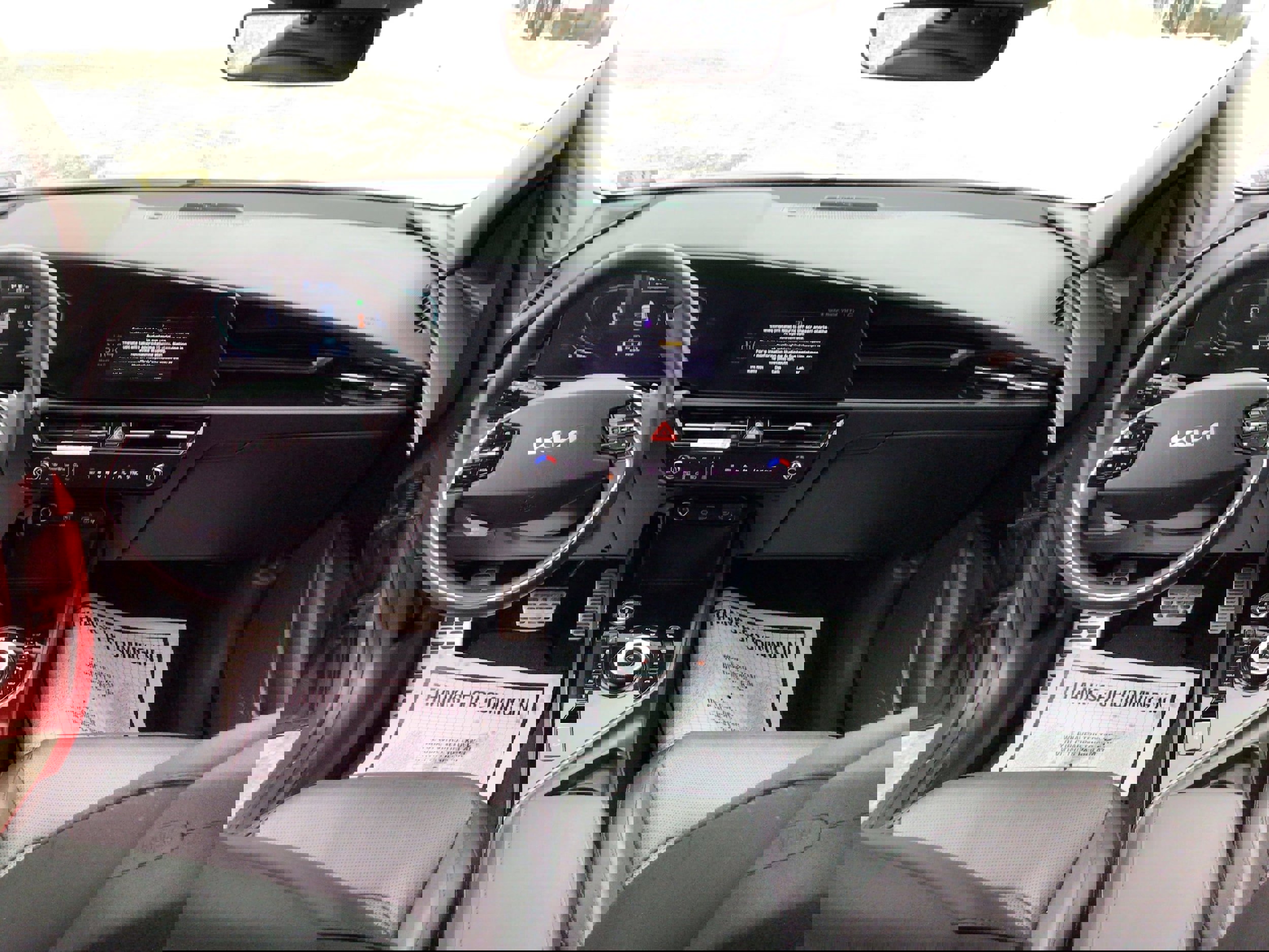 Used 2023 Kia Niro SX Touring image 17