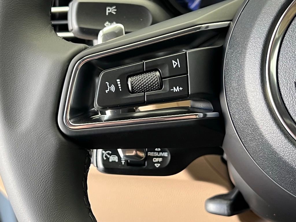 New 2026 Porsche Macan image 14