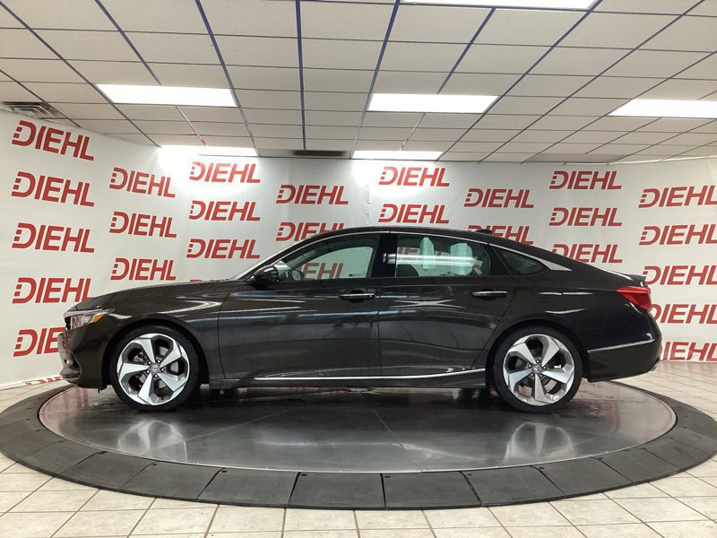 Used 2018 Honda Accord Touring image 4