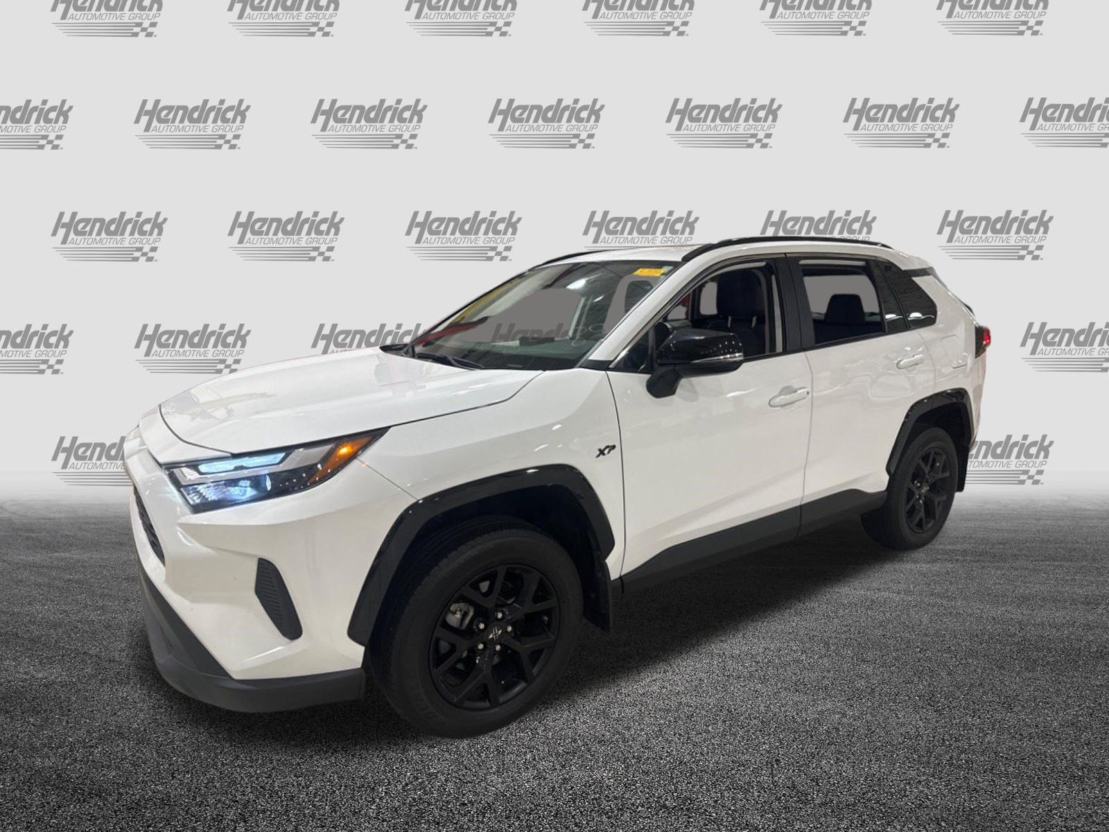Used 2024 Toyota RAV4 XLE w/ Convenience Package FWD image 2