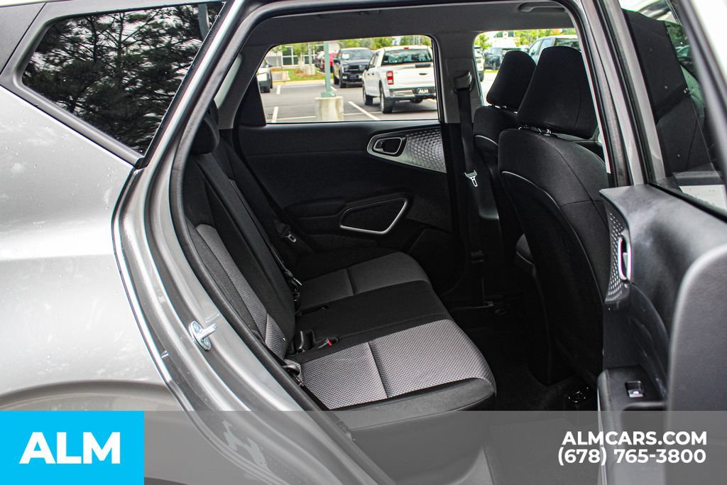 Used 2025 Kia Soul LX w/ LX Technology Package FWD image 18