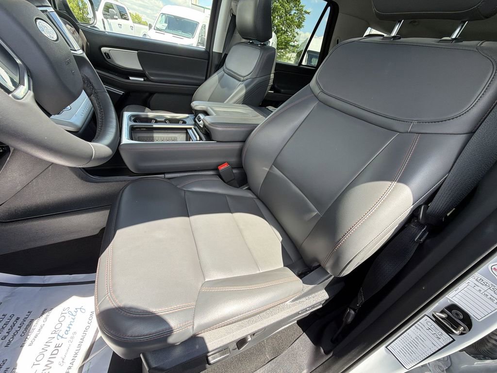 Used 2025 Ford Expedition Max Active AWD/4WD image 15