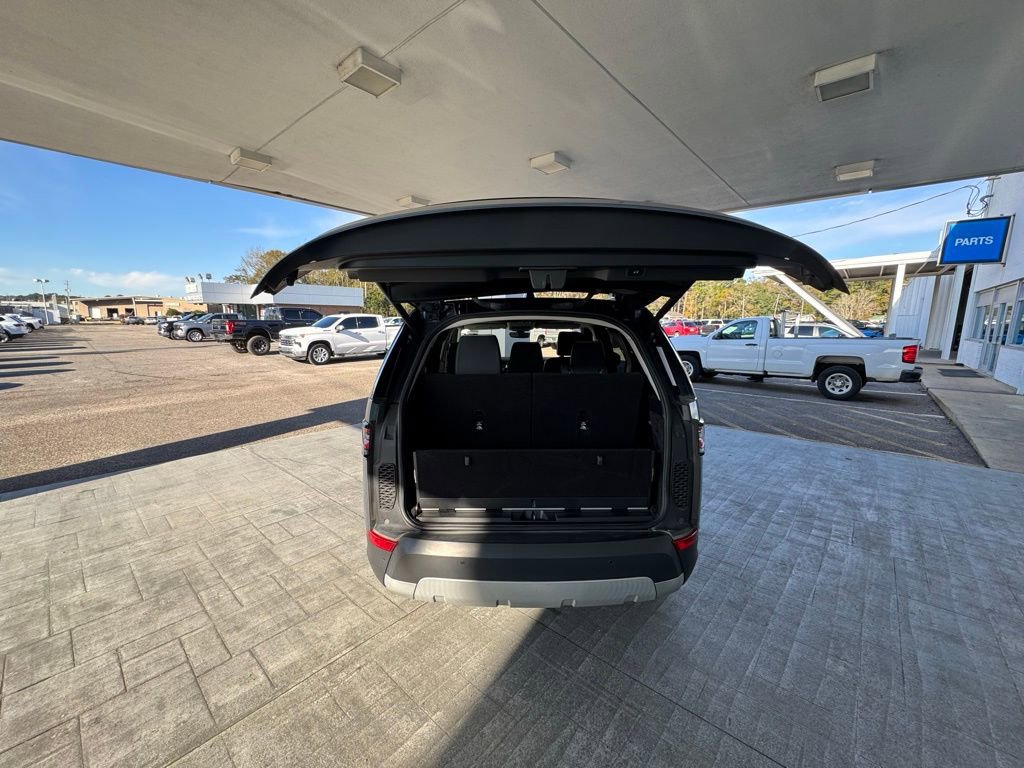 Used 2020 Land Rover Discovery HSE image 9