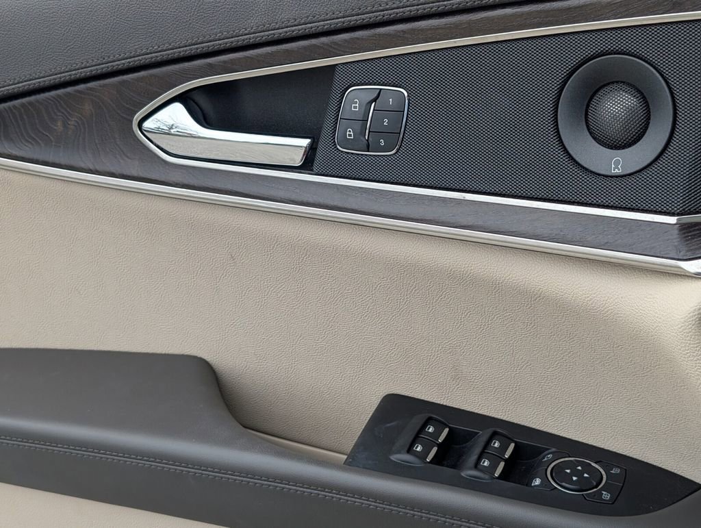 Certified 2019 Lincoln Nautilus Reserve image 27