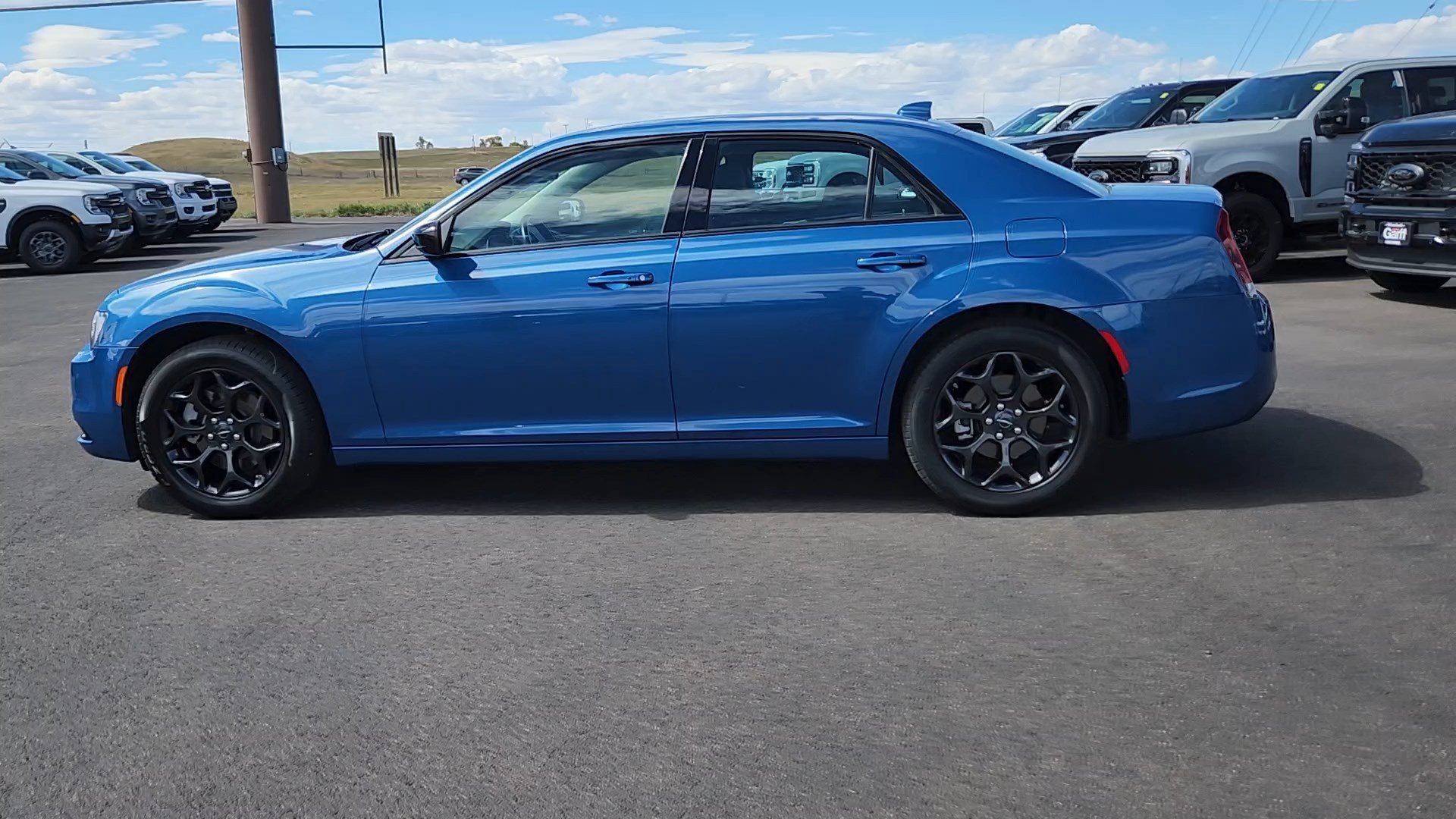 Used 2022 Chrysler 300 Touring w/ Sport Appearance Package AWD/4WD image 2
