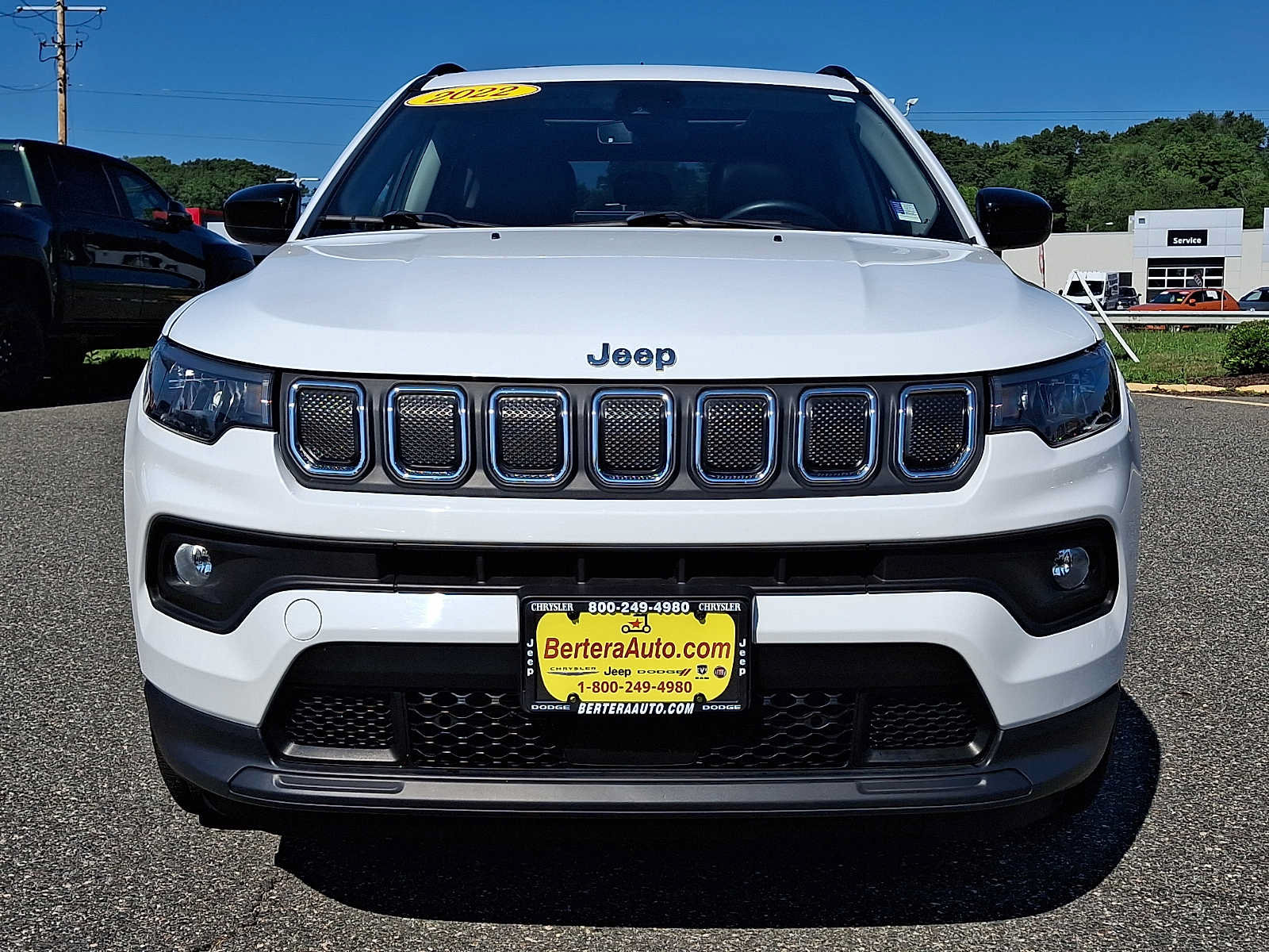 Certified 2022 Jeep Compass Latitude w/ Sun and Sound Group AWD/4WD image 2