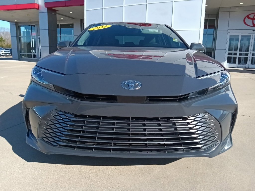 Used 2025 Toyota Camry XSE image 8