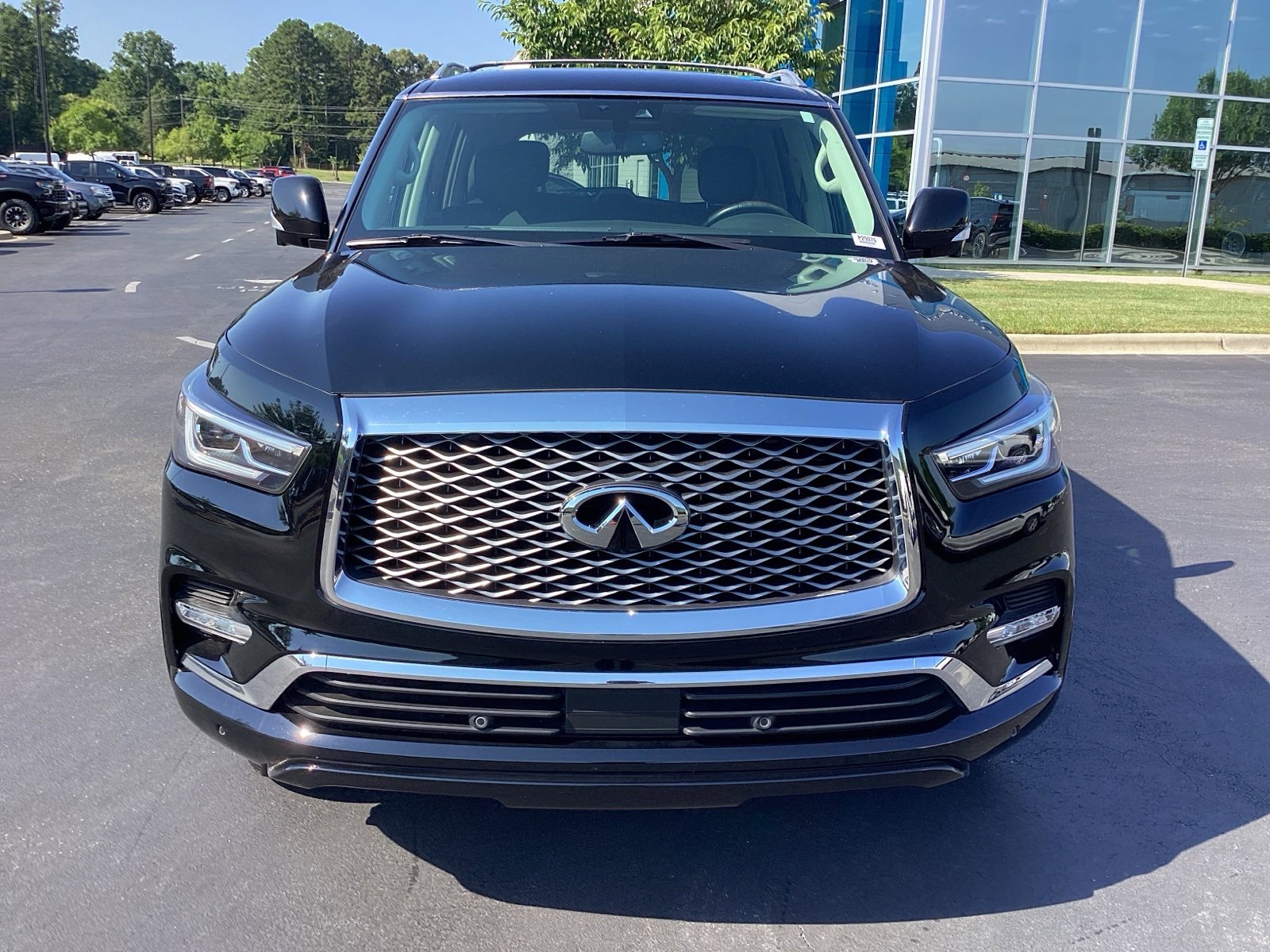 Used 2019 INFINITI QX80 Luxe w/ Proassist Package image 4