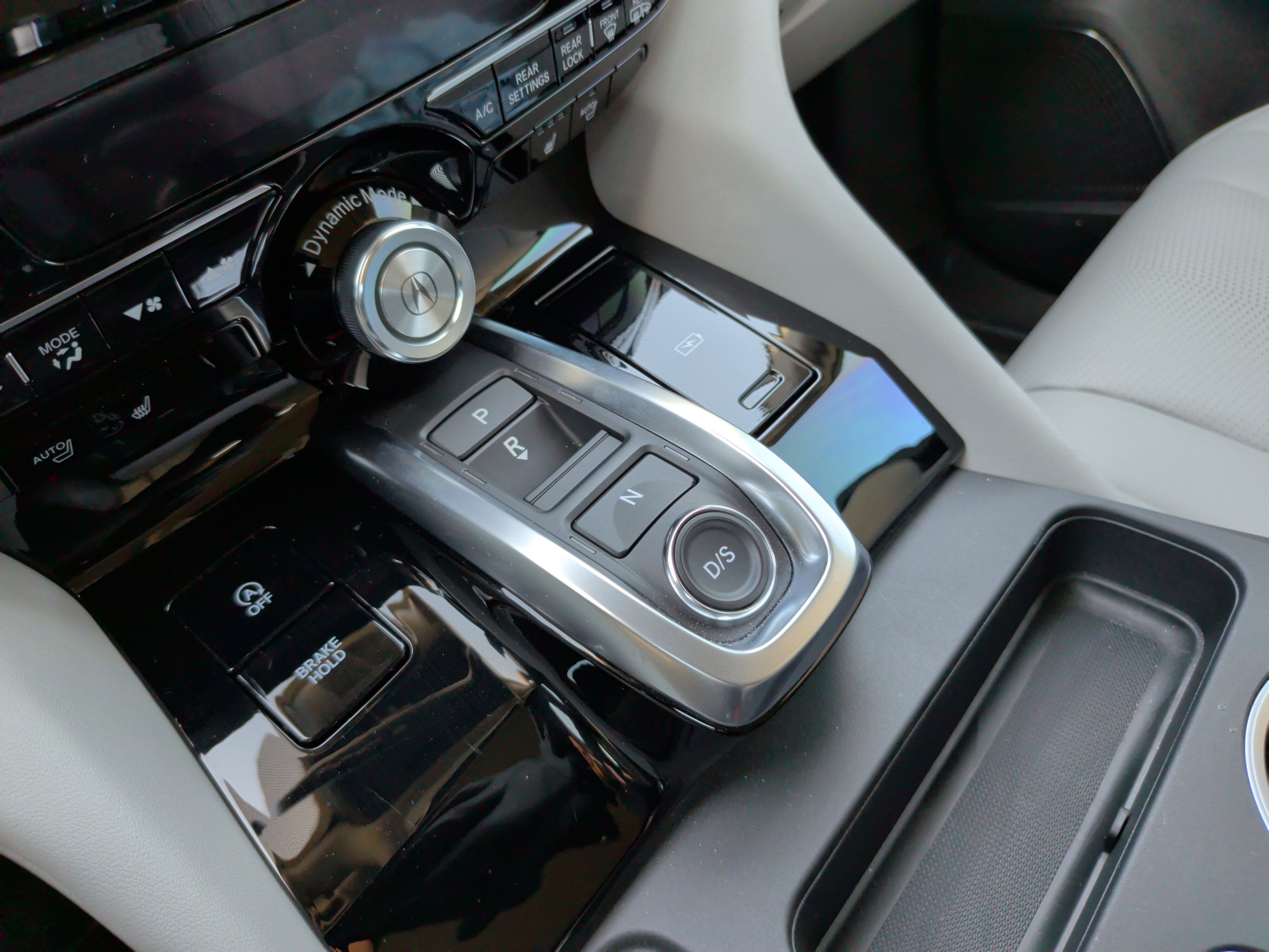 Used 2025 Acura MDX SH-AWD w/ Technology Package image 19