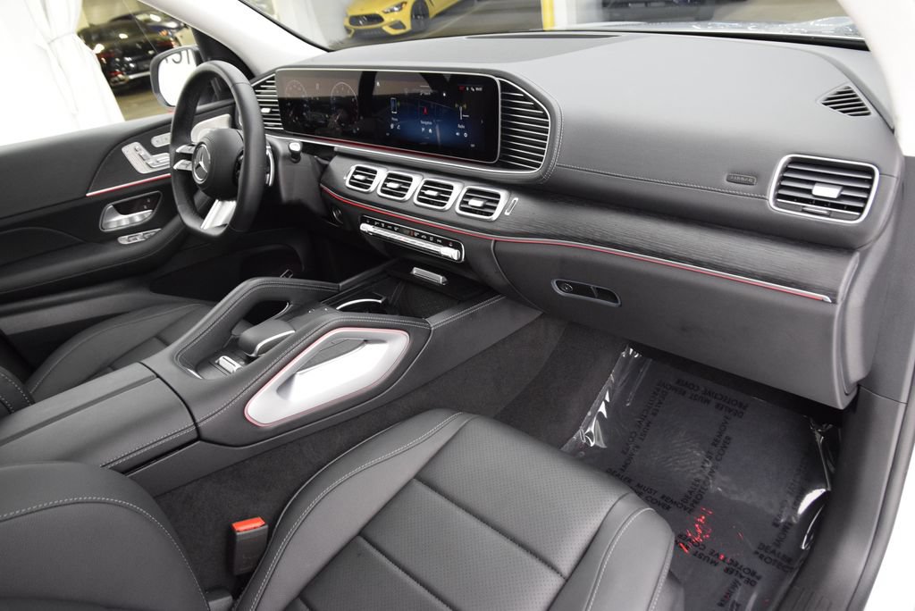 Used 2026 Mercedes-Benz GLS 450 4MATIC w/ AMG Line Exterior image 15