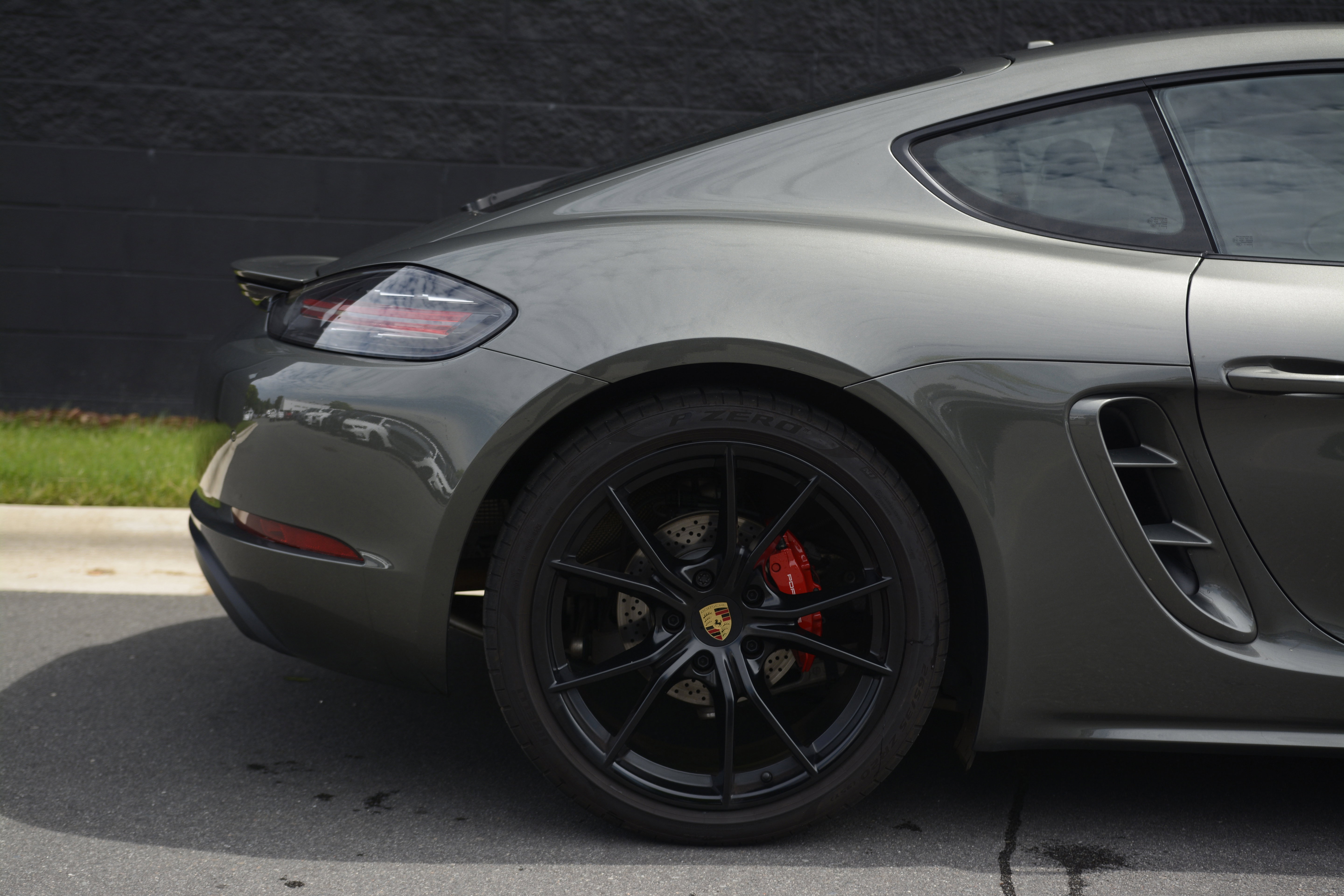 Certified 2024 Porsche 718 Cayman S RWD image 34