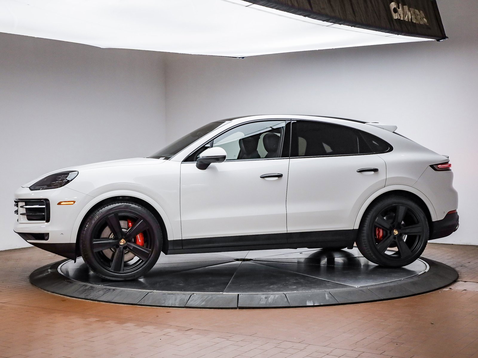 Certified 2025 Porsche Cayenne S image 2