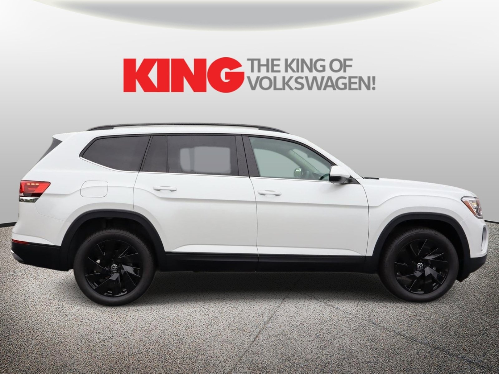 New 2026 Volkswagen Atlas SE FWD image 2