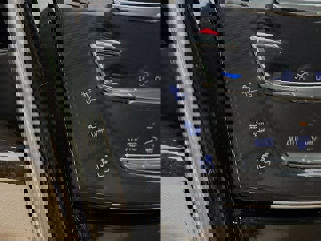 Used 2020 Cadillac Escalade Platinum image 24