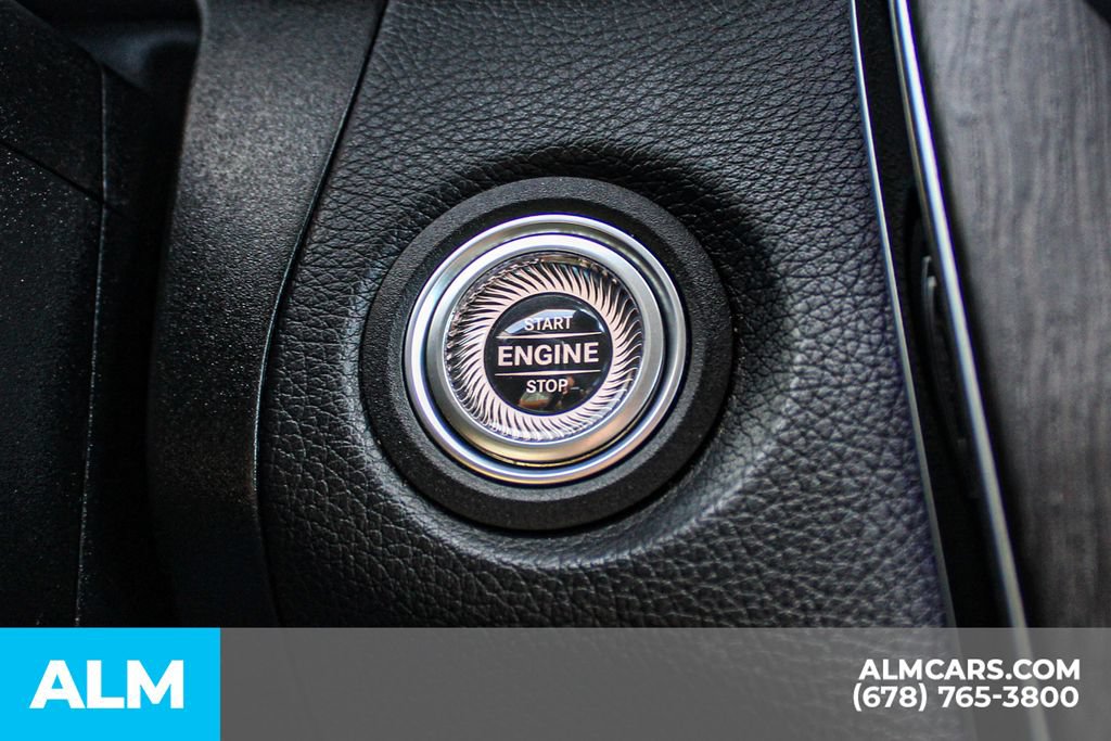Used 2021 Mercedes-Benz GLC 300 4MATIC w/ Premium Package image 28