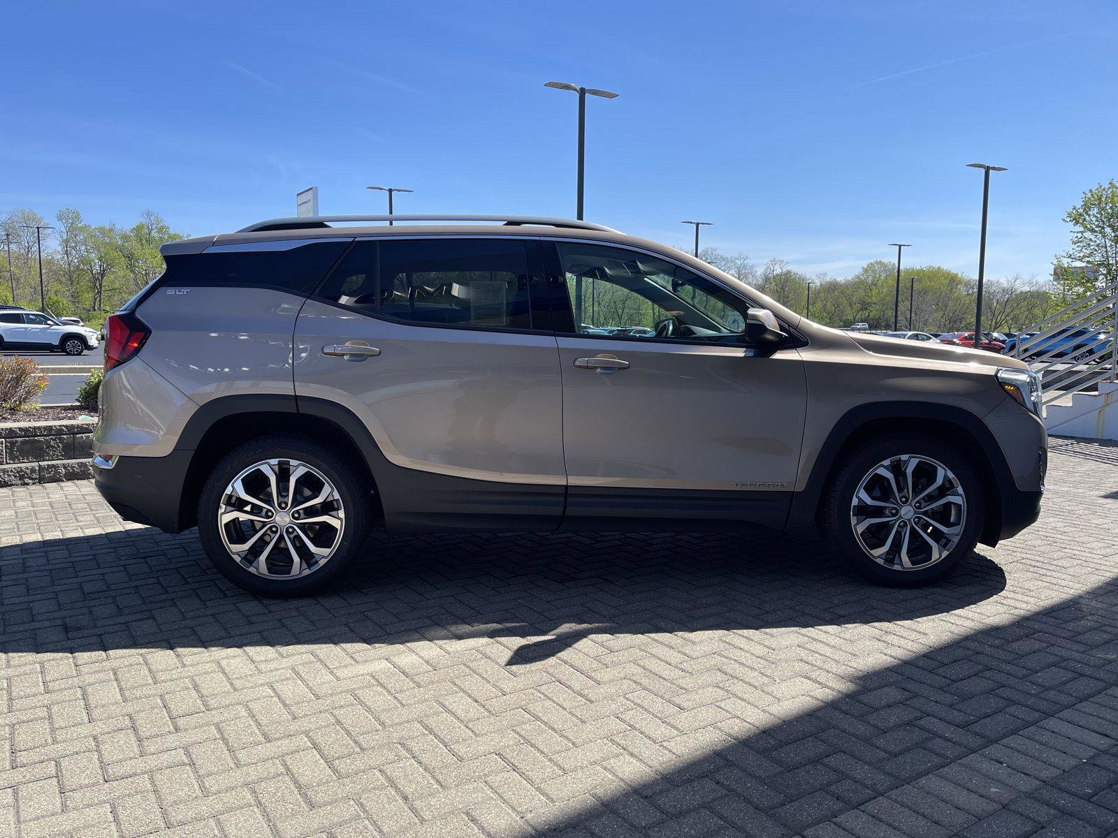 Used 2018 GMC Terrain SLT w/ Preferred Package FWD image 6