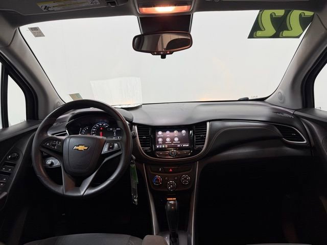 Used 2022 Chevrolet Trax LS w/ Tint and Cruise Package image 15