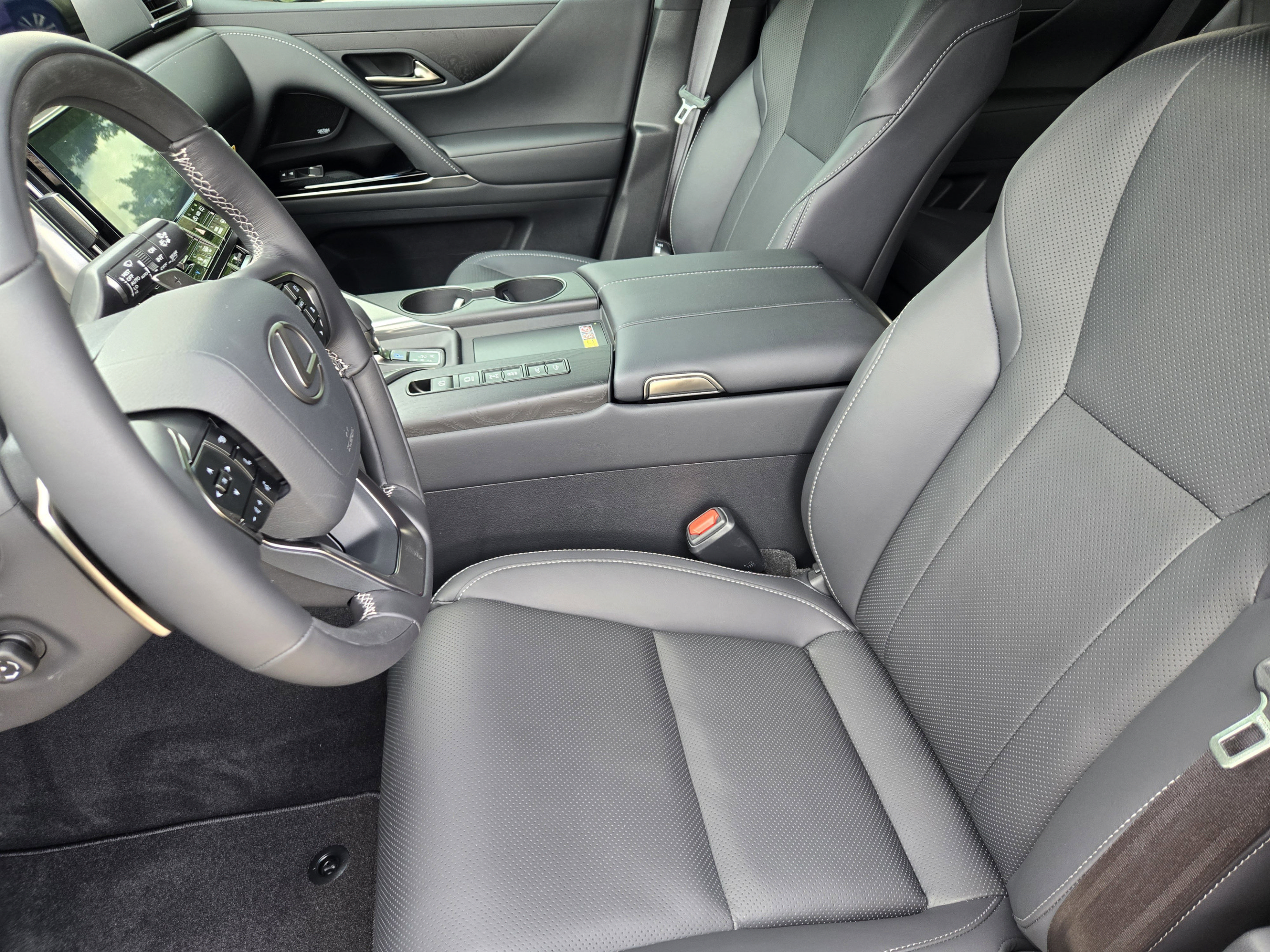 New 2026 Lexus LX 700h Luxury w/ Appearance Package AWD/4WD image 5