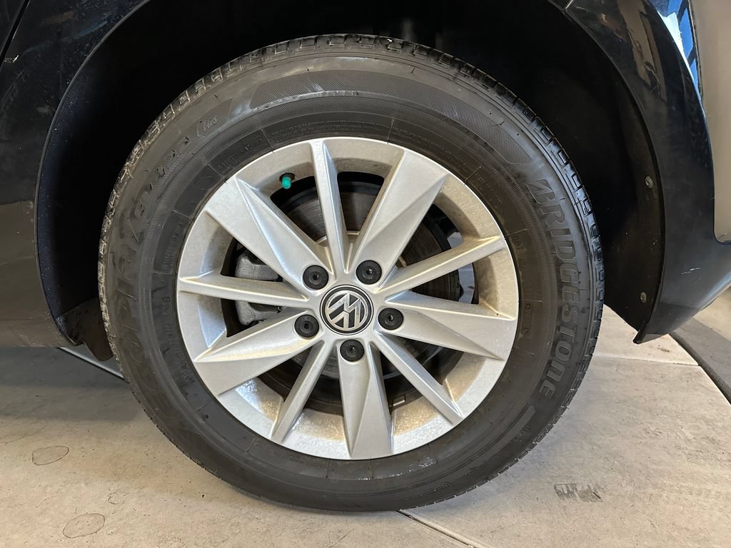 Used 2016 Volkswagen Golf S FWD image 24