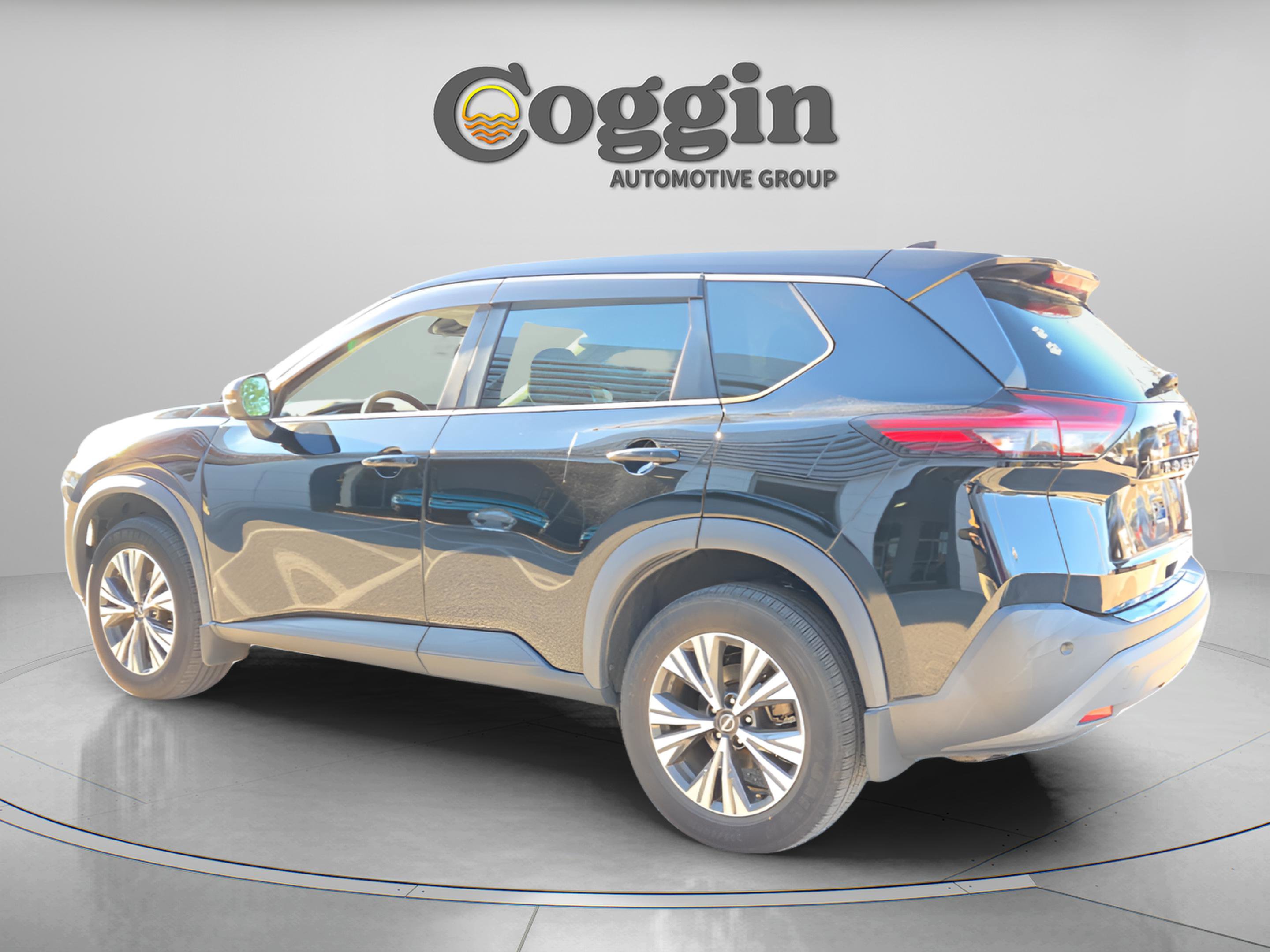 Used 2022 Nissan Rogue SV image 4