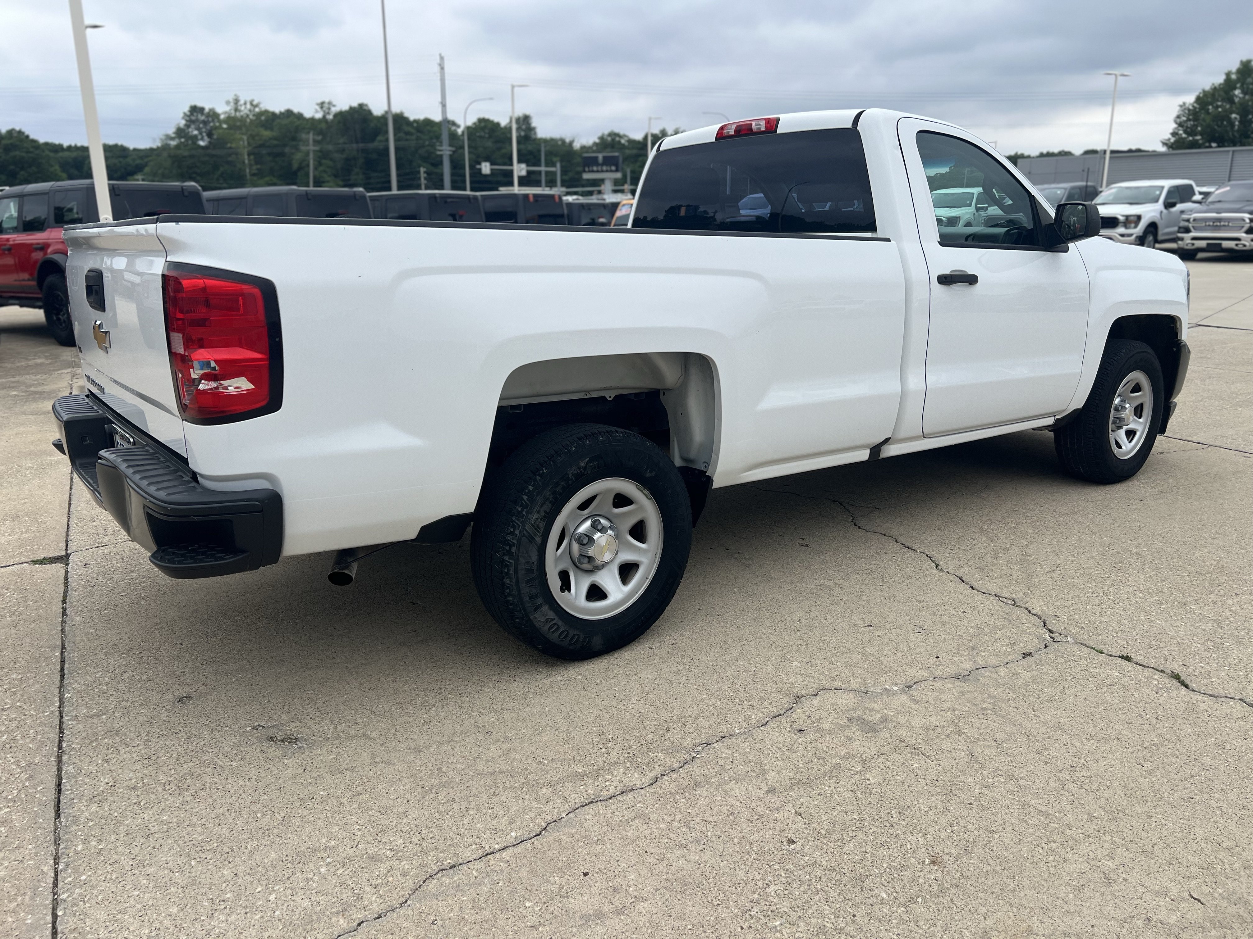 Used 2018 Chevrolet Silverado 1500 W/T RWD image 7
