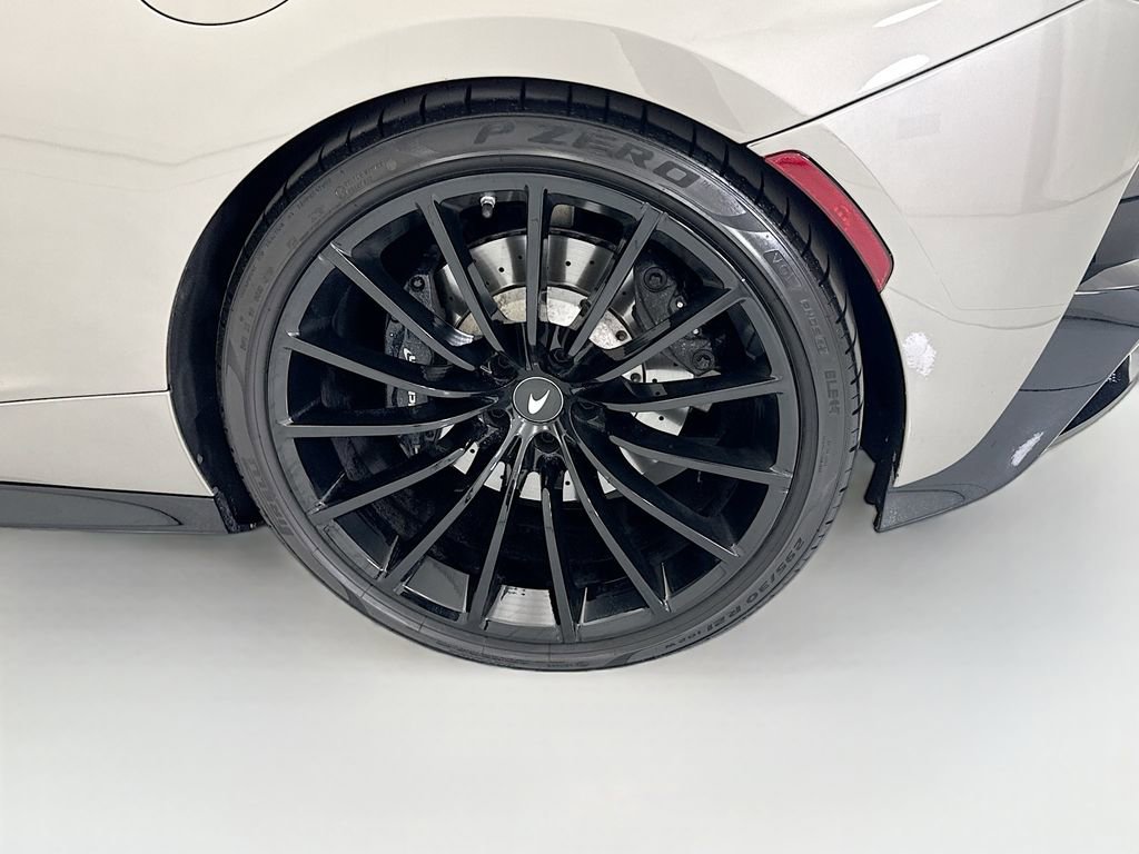 Used 2020 McLaren GT RWD image 26