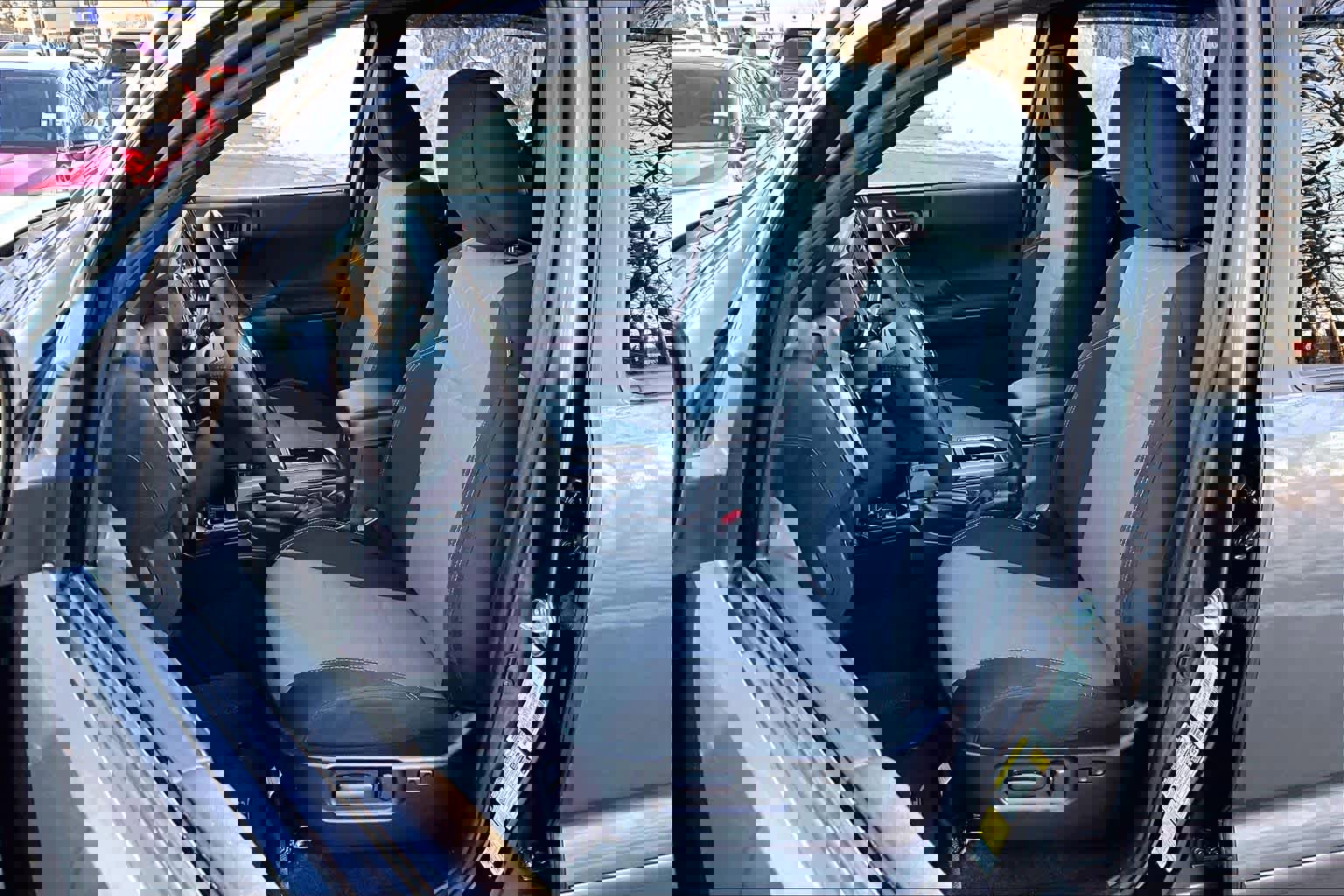 Used 2023 Toyota Tacoma TRD Off-Road image 9