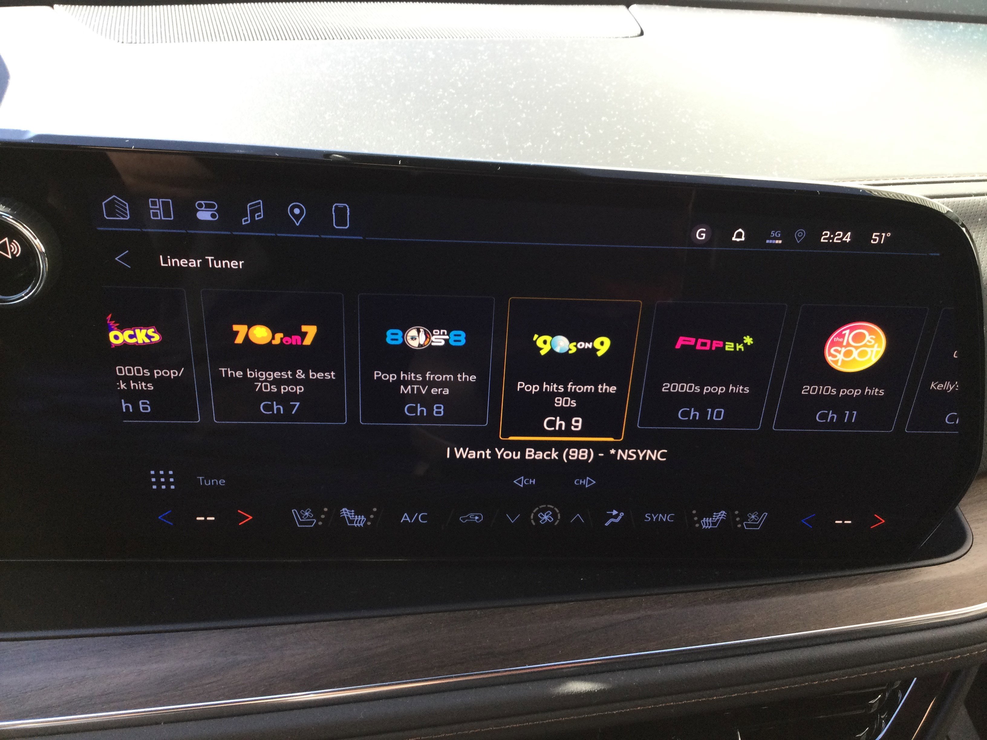 New 2026 Chevrolet Suburban High Country image 11