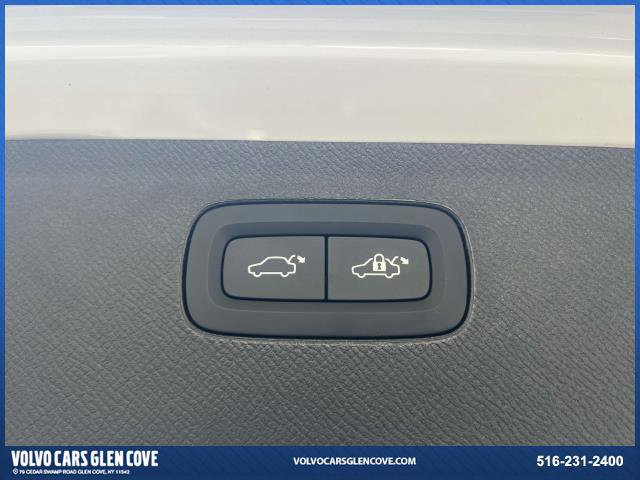 Certified 2023 Volvo XC90 T8 Ultimate w/ Protection Package Premier image 10