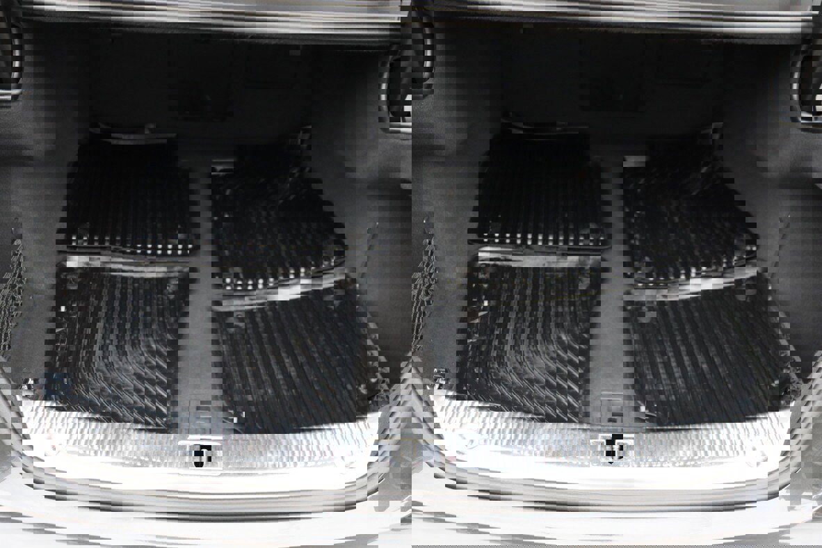 Used 2015 Audi A8 4.0T w/ Luxury Package image 31