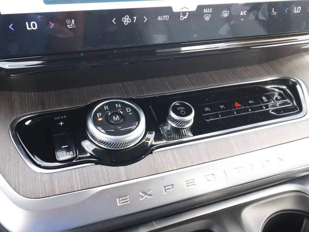 New 2025 Ford Expedition Max Platinum w/ Platinum Ultimate Package image 21