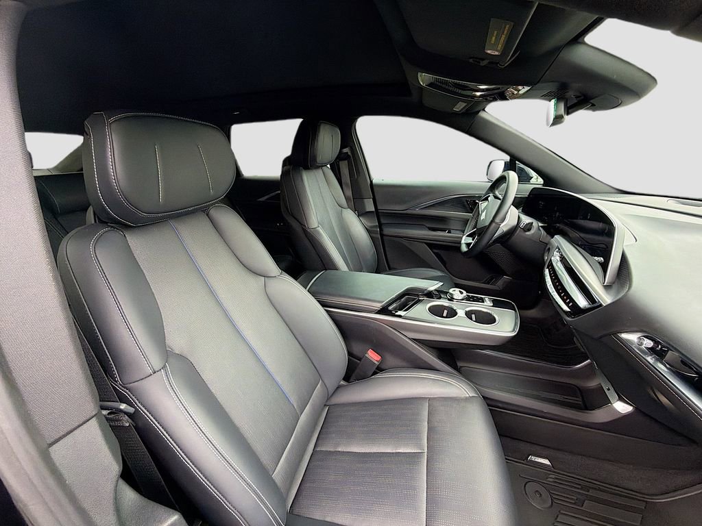 Used 2024 Cadillac Lyriq Sport RWD image 15