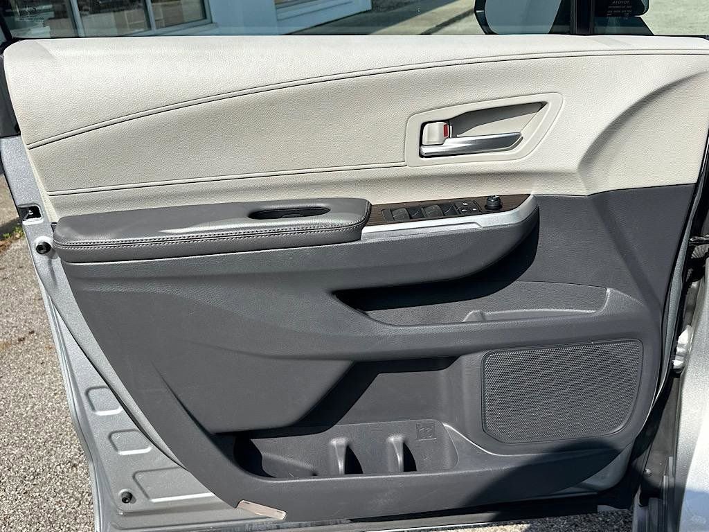 Certified 2022 Toyota Sienna XLE image 12