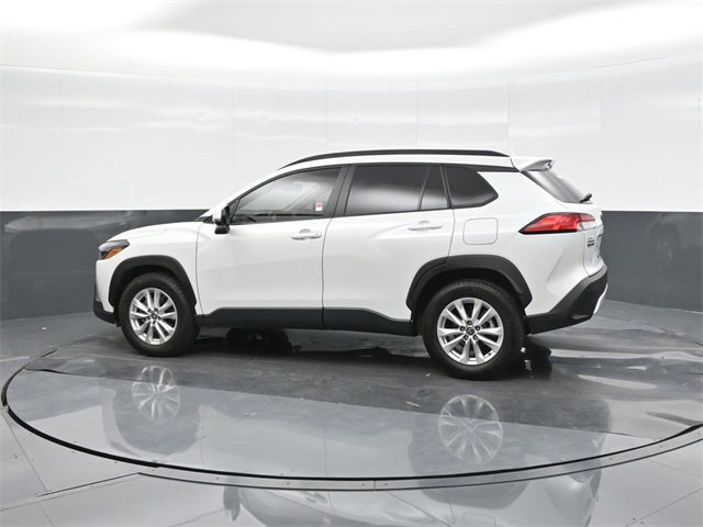 Used 2023 Toyota Corolla Cross LE image 5