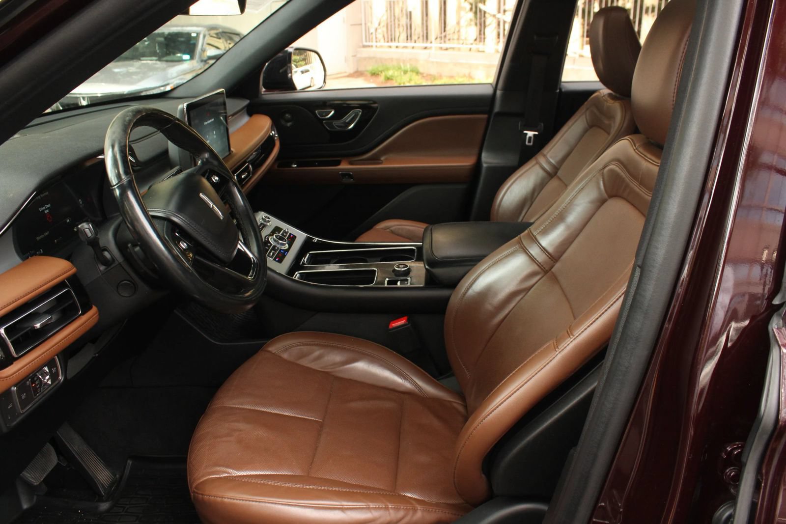 Used 2023 Lincoln Aviator Reserve w/ Equipment Group 201A AWD/4WD image 14