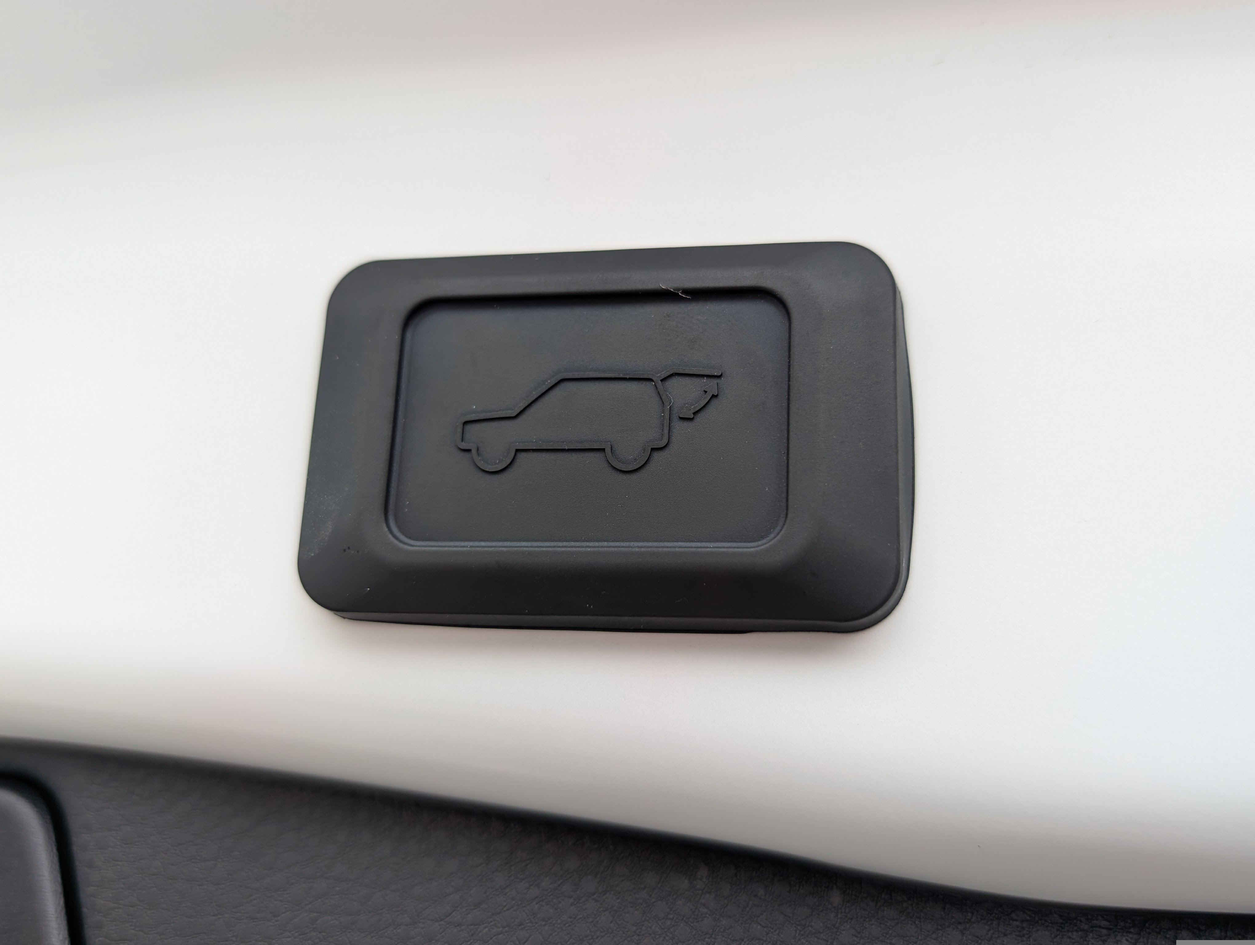 Used 2024 Toyota RAV4 SE w/ Convenience Package image 14