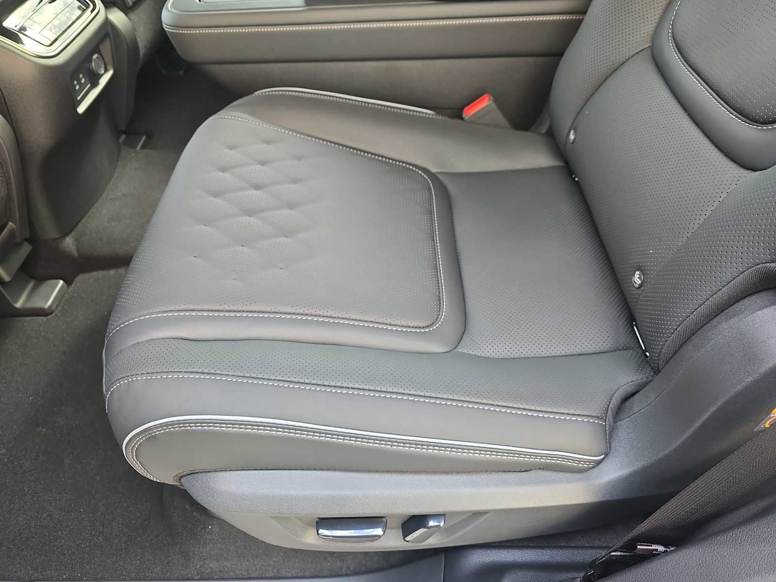 New 2026 INFINITI QX80 Autograph w/ Premium Cargo Package image 15